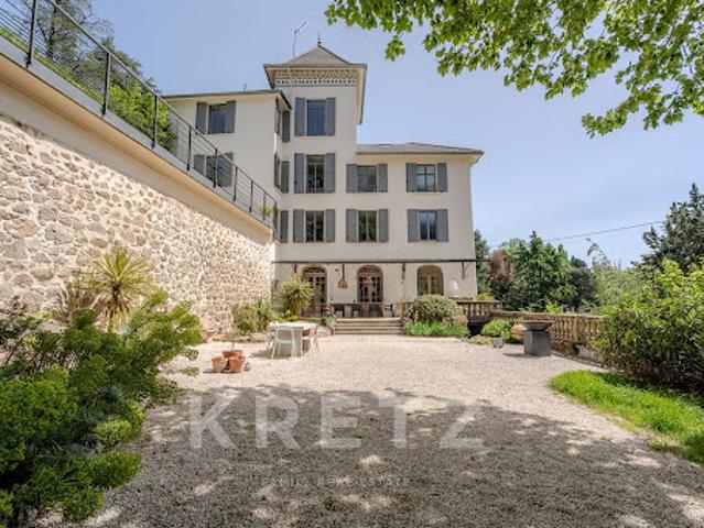 Maison avec piscine et terrasse