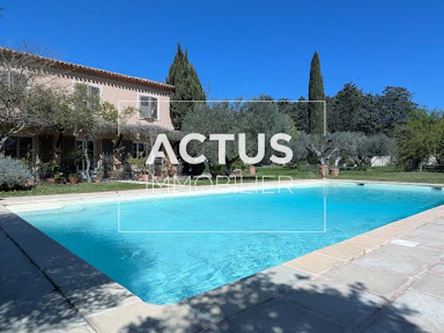 Maison avec piscine et terrasse