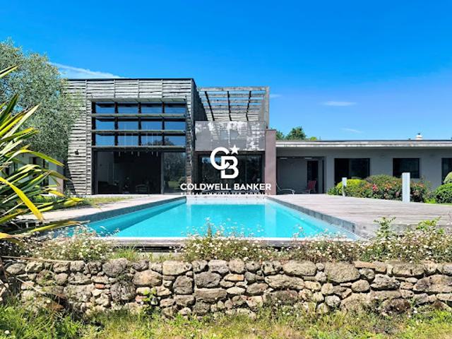 Maison avec piscine et terrasse