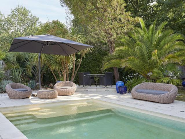 Maison avec piscine et terrasse
