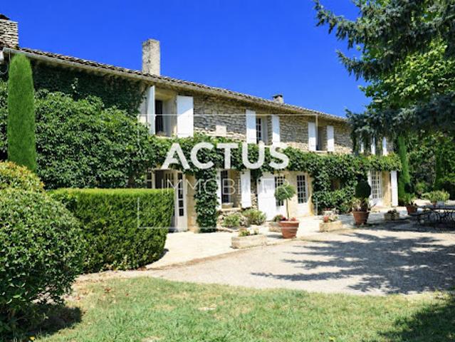Maison avec piscine et terrasse