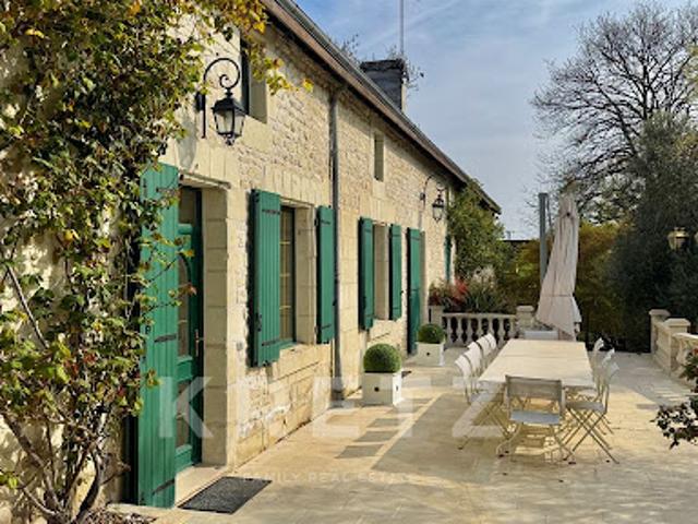 Maison avec piscine et terrasse