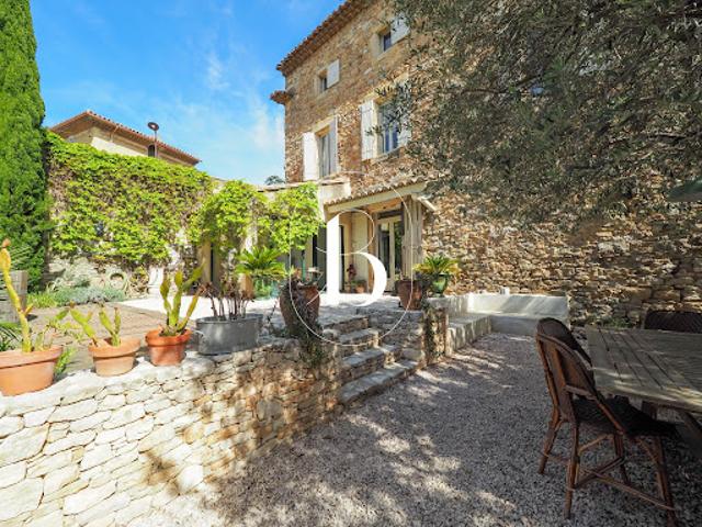Maison avec piscine et terrasse