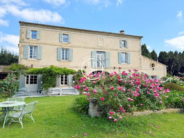 Maison avec piscine et terrasse