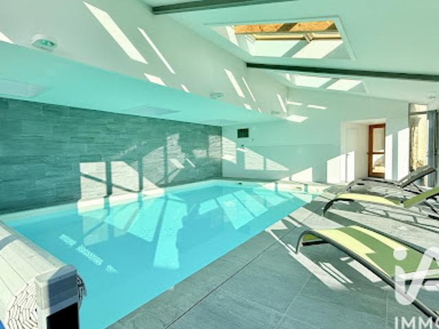 Maison avec piscine et terrasse