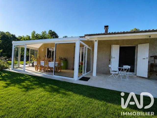 Maison avec piscine et terrasse