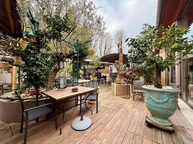 Maison avec piscine et terrasse