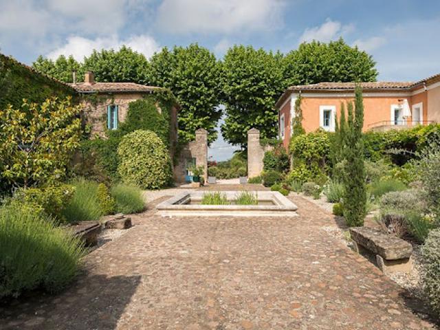 Maison avec piscine et terrasse