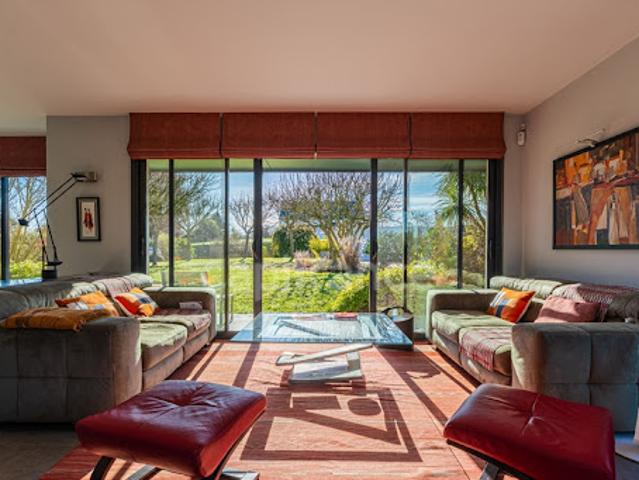 Maison avec piscine et terrasse