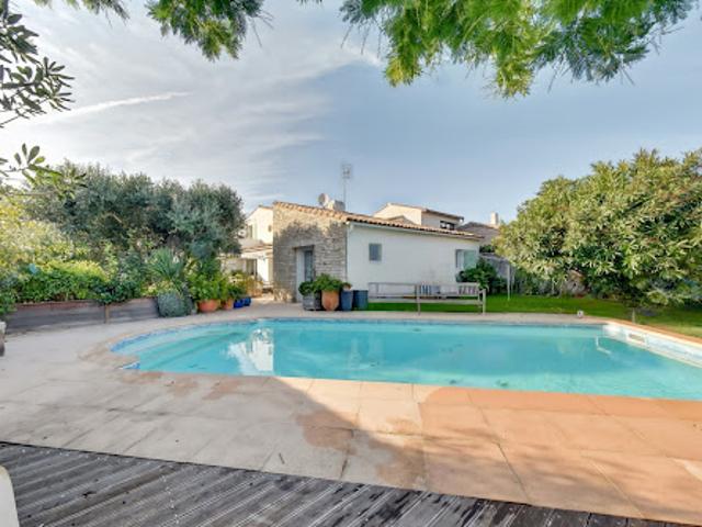 Maison avec piscine et terrasse