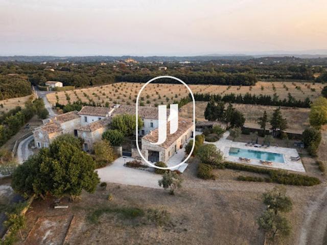 Maison avec piscine et terrasse
