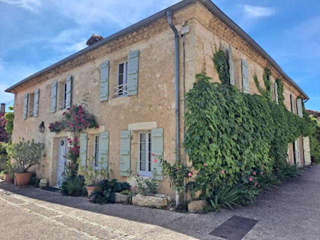 Maison avec piscine et terrasse