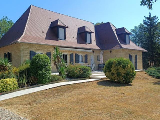 Maison avec piscine et terrasse