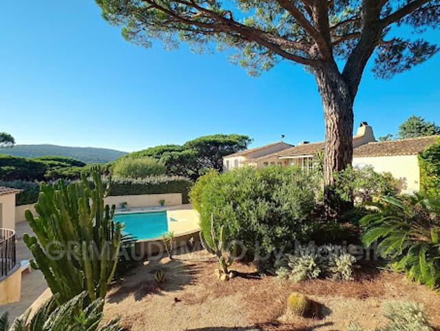 Maison avec piscine et terrasse