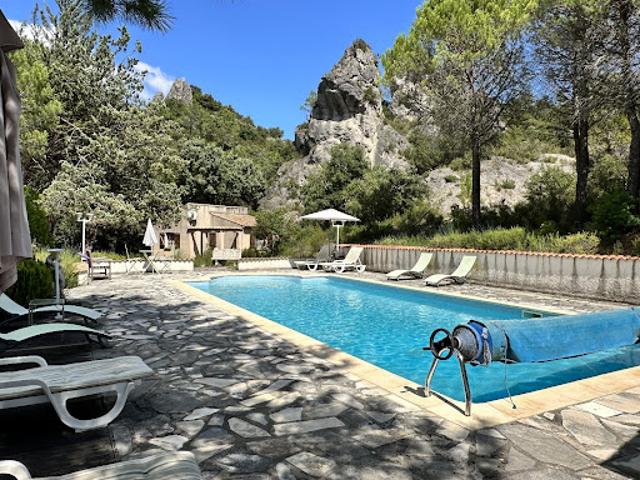 Maison avec piscine et terrasse