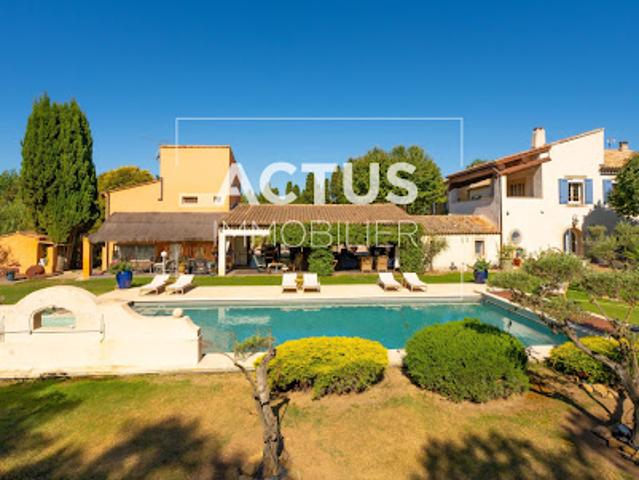 Maison avec piscine et terrasse