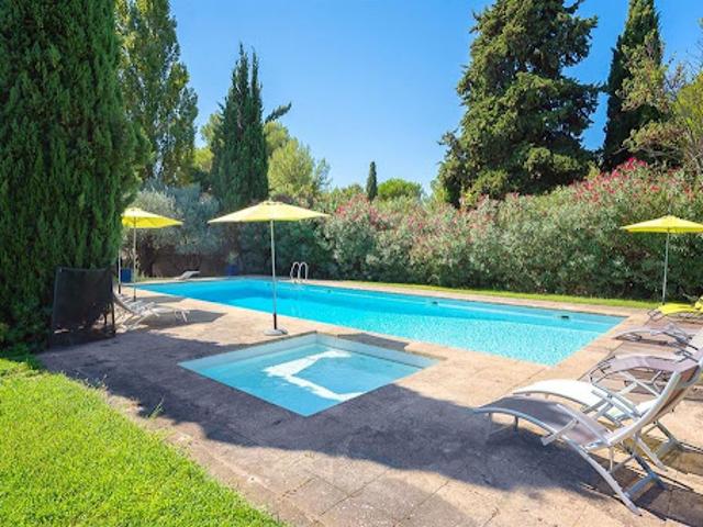 Maison avec piscine et terrasse