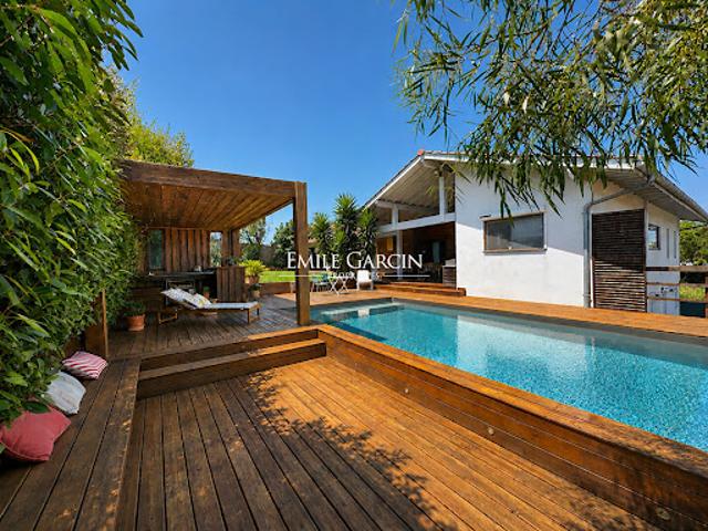 Maison avec piscine et terrasse