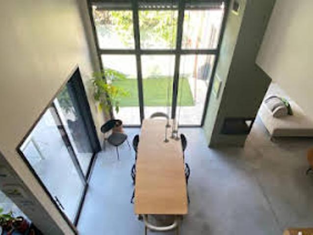 Maison avec piscine et terrasse