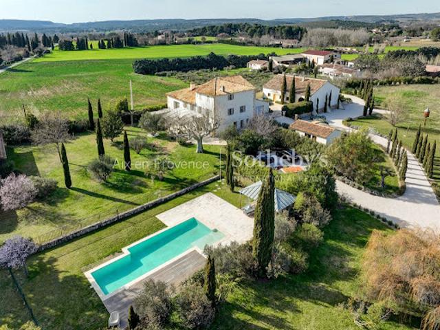 Maison avec piscine et terrasse