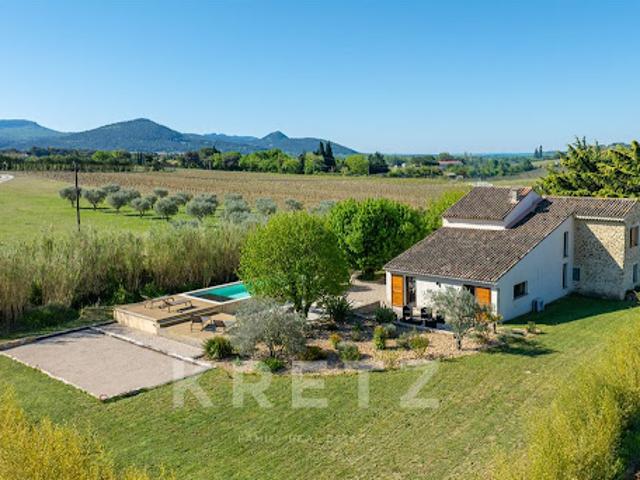 Maison avec piscine et terrasse