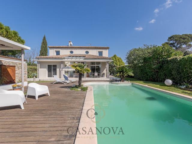 Maison avec piscine et terrasse