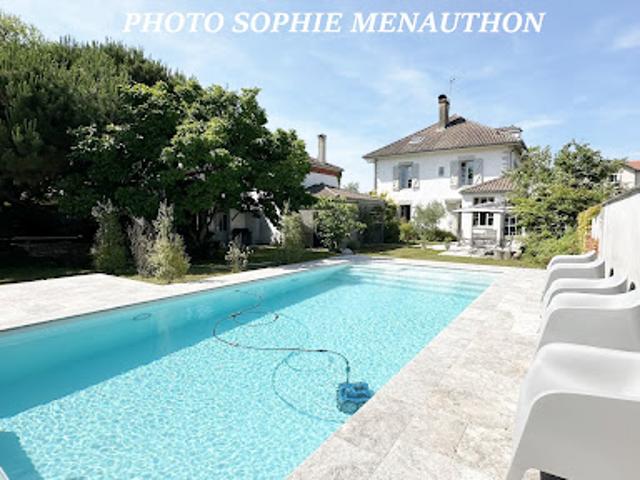 Maison avec piscine et terrasse