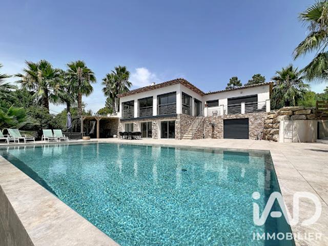 Maison avec piscine et terrasse