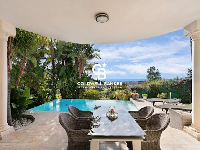 Maison avec piscine et terrasse