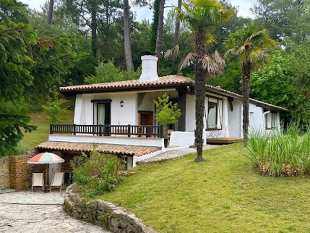 Maison avec piscine et terrasse