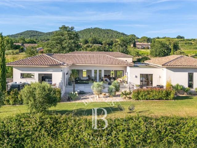 Maison avec piscine et terrasse