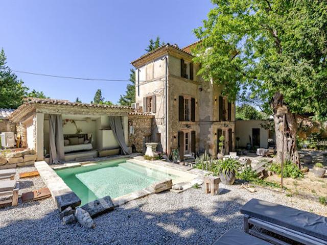 Maison avec piscine et terrasse