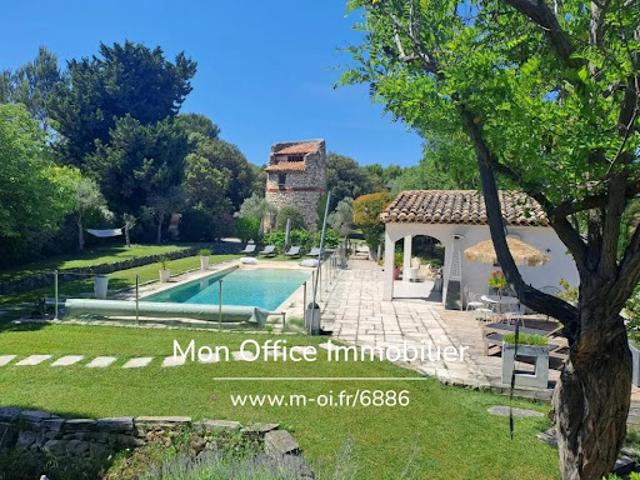 Maison avec piscine et terrasse