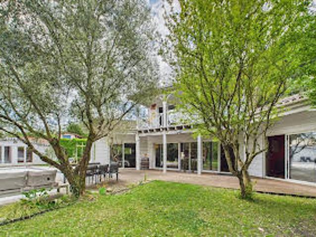 Maison avec Piscine et Terrasse
