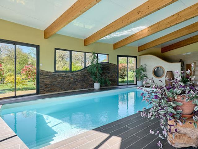 Maison avec piscine et terrasse