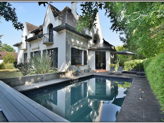 Maison avec piscine et terrasse