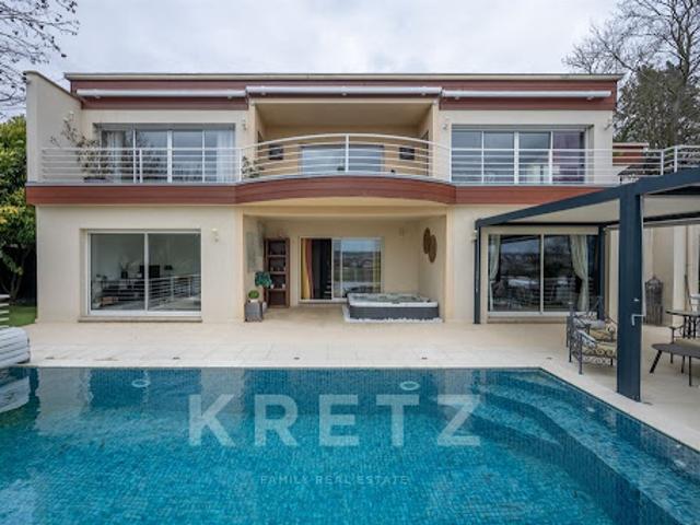 Maison avec piscine et terrasse