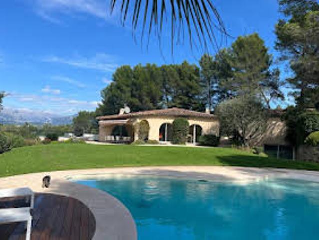 Maison avec Piscine et Terrasse