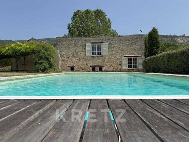 Maison avec piscine et terrasse