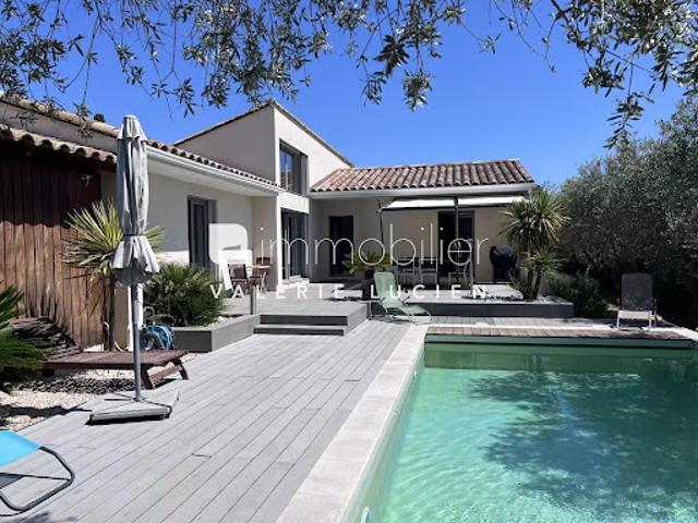 Maison avec piscine et terrasse