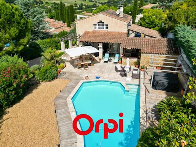 Maison avec piscine et terrasse