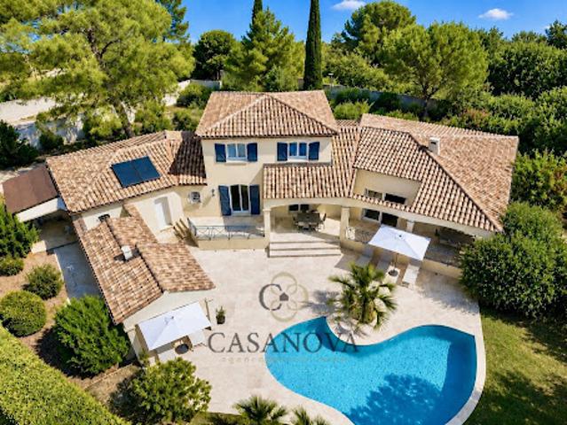 Maison avec piscine et terrasse