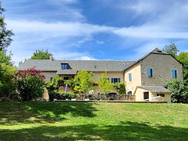 Maison avec piscine et terrasse