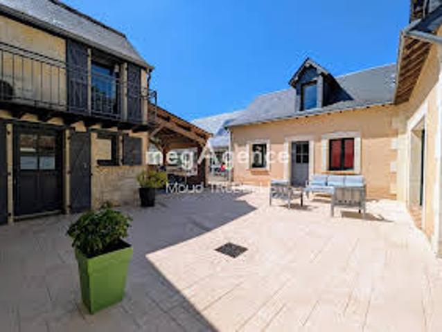Maison avec piscine et terrasse