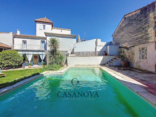 Maison avec piscine et terrasse