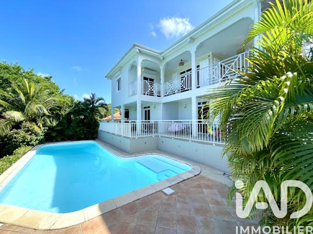 Maison avec piscine et terrasse