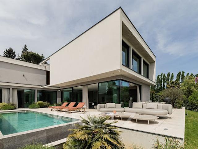 Maison avec piscine et terrasse