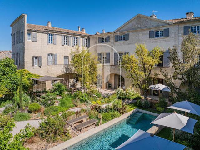Maison avec piscine et terrasse