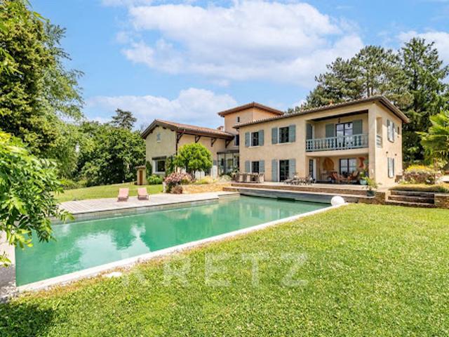 Maison avec piscine et terrasse