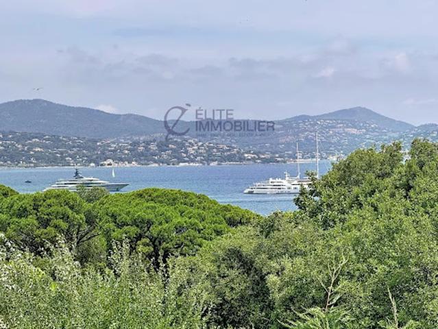 Maison avec piscine en bord de mer